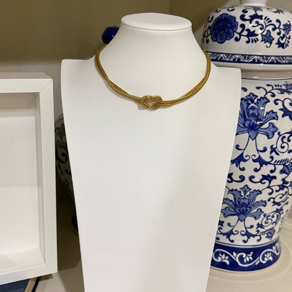 None Jewelry - Designer Inspired Gold Tone Hercules Knot Collar Choker Necklace